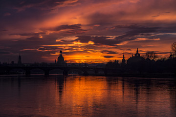 Fototapeta na wymiar Dresden im Sonnenuntergang