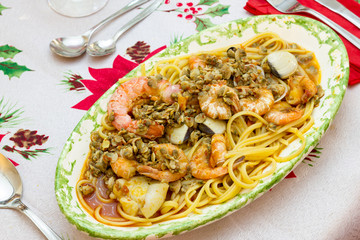 Tasty spaghetti with king prawns
