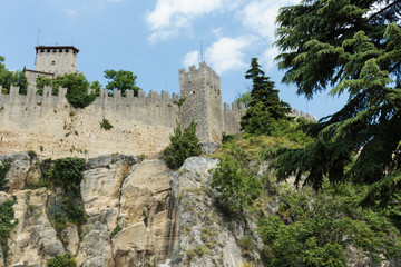 Fototapeta premium Fortress on a cliff in San Marino