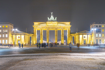 Pariser Platz and Brandenburg Gate in Berlin city with snow, Land Berlin, Germany, Europe © andrea
