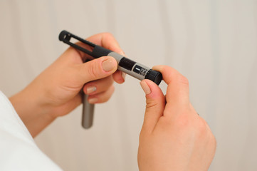 scale on the bottom of insulin pen, self injection medical equipment for diabetes patients