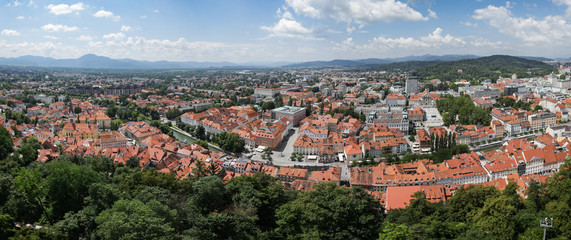 Naklejka na ściany i meble Vue panorama sur la vile de Ljubljana depuis le Château, en Slovénie
