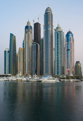 Fototapeta na wymiar Dubai Marina at sunset