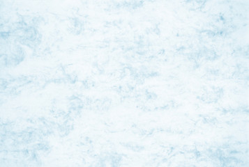 Mit hellblauen Aquarell Farben bemaltes Papier