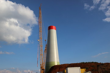 Eine neue Windkraftanlage wird gebaut 