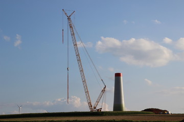 Fototapeta na wymiar Windkraftrad Bau 