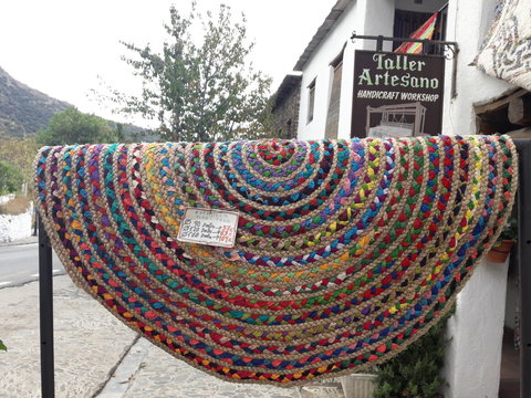 Las Alpujarras con sus telas y trabajos artesanales