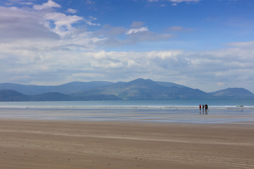 Fototapeta na wymiar Walking on Inch Beach, Kerry, Ireland