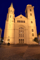 Fototapeta na wymiar Zittau, Johanniskirche am Abend