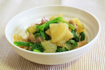 カブと鶏肉の煮物