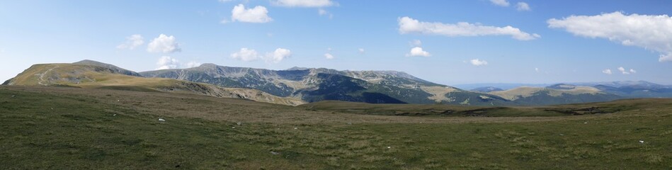 Fototapeta na wymiar Berglandschaft an der Transalpina