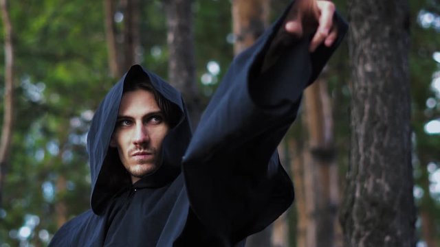 warlock pointing finger