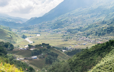 Fototapeta na wymiar landscape view of village in valley