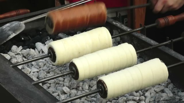 kurtoskalacs dolce ungherese alla brace