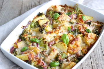Gemüse-Gratin in der Auflaufform