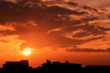 台風後の夕景と街並み