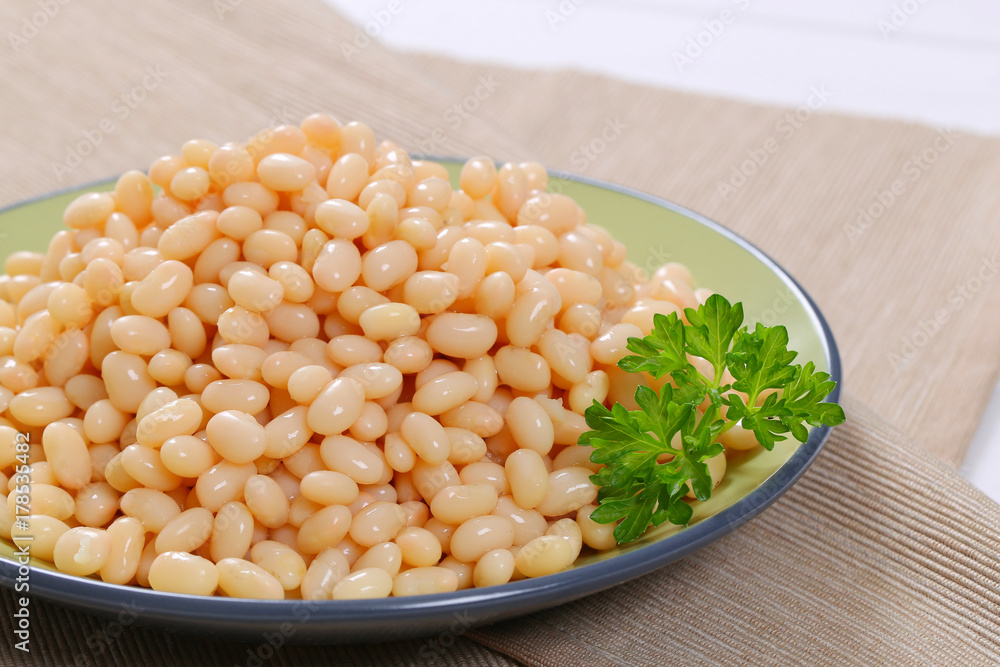 Sticker canned white beans