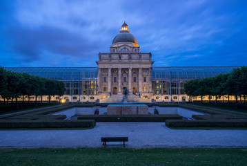 Staatskanzlei in Munich at night