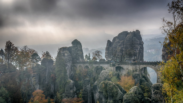 foggy morning in the Elbe Sandstone Mountains - Nebliger Morgen im Ekbsandsteingebirge