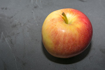 Apfel auf Hintergrund mit textfreiraum