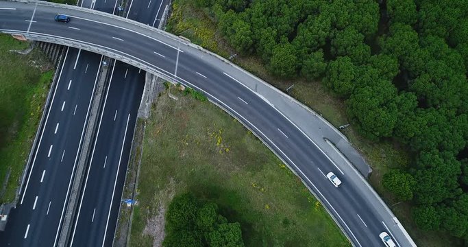 autoroute en vue ar&eacute;rienne