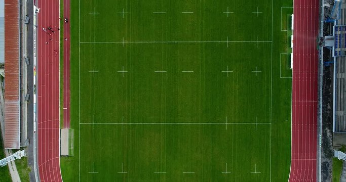 stade de rugby avec piste d'ath&eacute;tisme