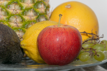 Fruchtschale mit frischen exotischen Früchte