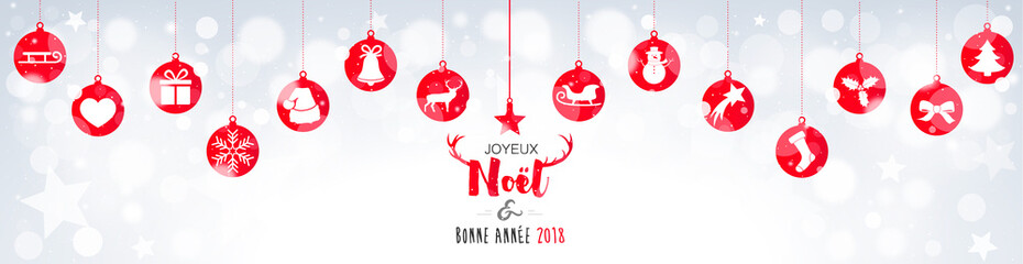 Carte de No&euml;l 2018 avec boules suspendues sur bokeh