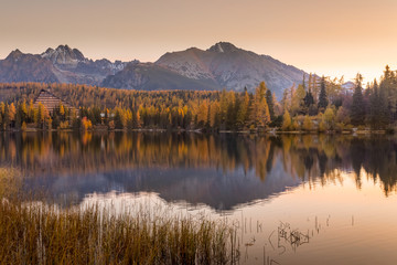 Fototapeta na wymiar mountain lake Strbske Pleso, High Tatras, Slovakia
