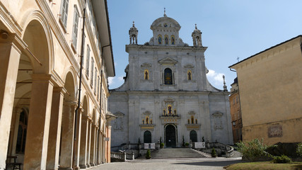 Fototapeta na wymiar Architettura di Varallo Sesia al Sacro Monte