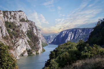 Fototapeta na wymiar Danube river near the Serbian city of Donji Milanovac