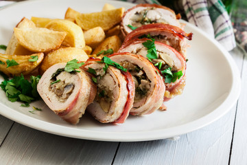 Chicken breast stuffed with champignon