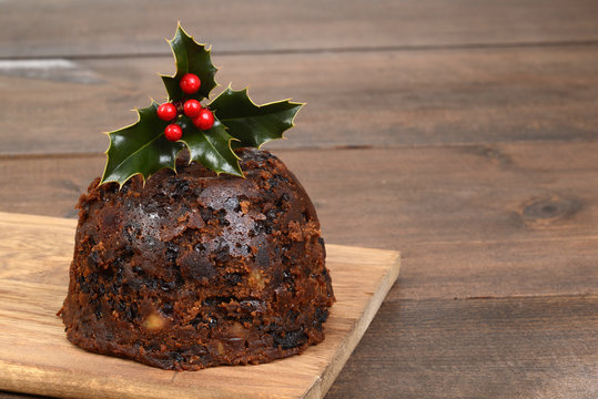 christmas pudding with holly