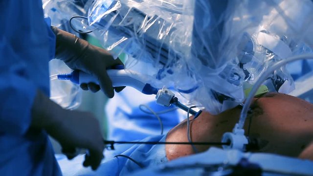 Surgery in the operating robotic technology