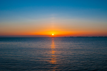 Fototapeta premium Beautiful sea sunset. Tranquil landscape