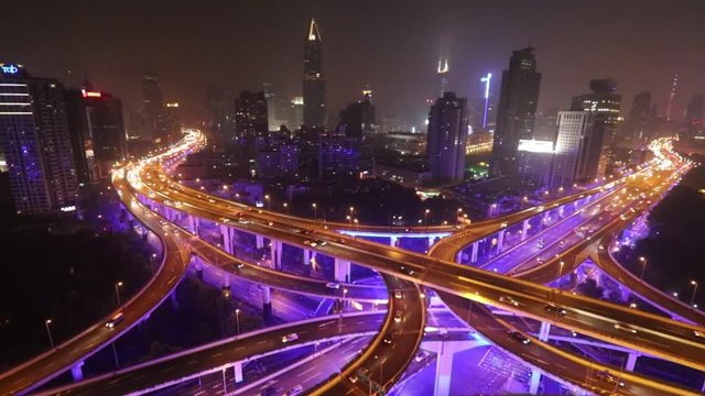 Circulation a&eacute;rienne dense en Chine de nuit