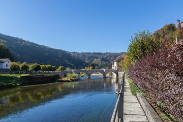 Fototapeta premium Le Doubs à St Ursanne