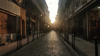 Fototapeta na wymiar Rue Toulouse coucher de soleil