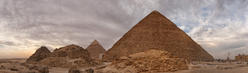 Fototapeta na wymiar Pyramid of Cheops Giza