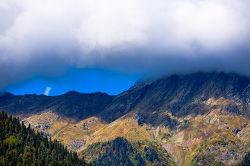 the clouds were shrouded in mountains