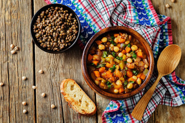Moroccan spicy green lentils chickpea soup