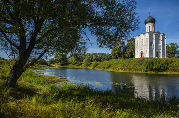 Obraz premium Church of the Intercession on River Nerl, 12th-century