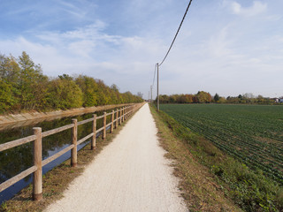 Bike path at Buscate along the canal Villoresi