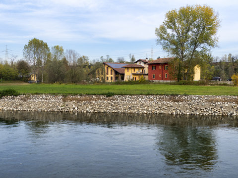 Bikeway along the Naviglio Grande at Castelletto di Cuggiono