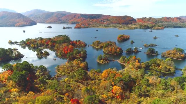 紅葉の裏磐梯桧原湖空撮