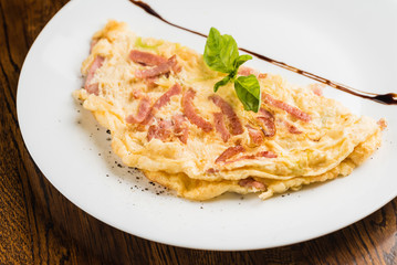 omelet with sausage