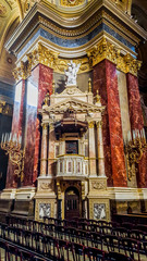 Fototapeta na wymiar Interior of St.Stephen Basilica. Budapest, Hungary