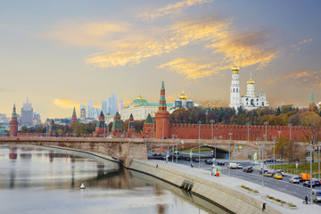 Москва. Набережная Москвы-реки. Кремль.