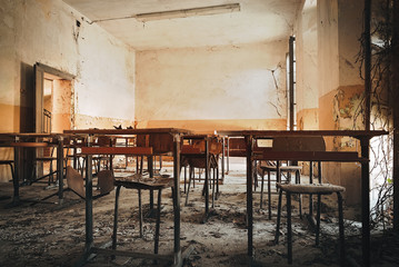 Scuola Abbandonata Villa Redentori