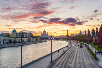 Fototapeta na wymiar Kremlin embankment in the evening